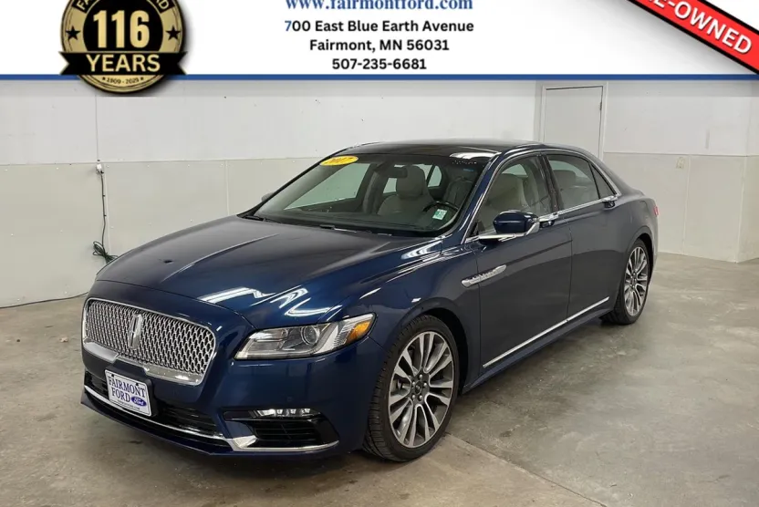 2017 Lincoln Continental Select photo 1