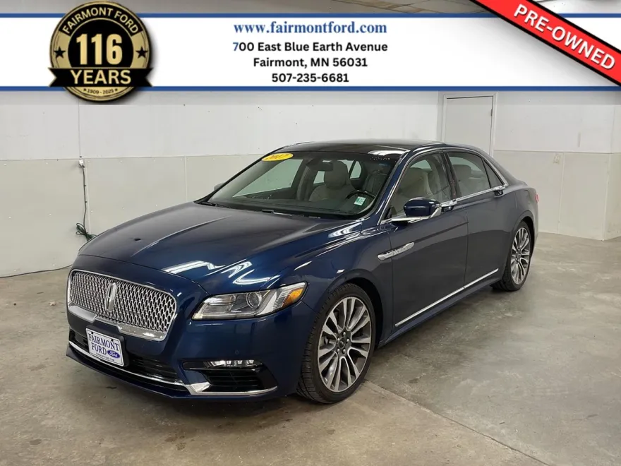 2017 Lincoln Continental Select photo 1
