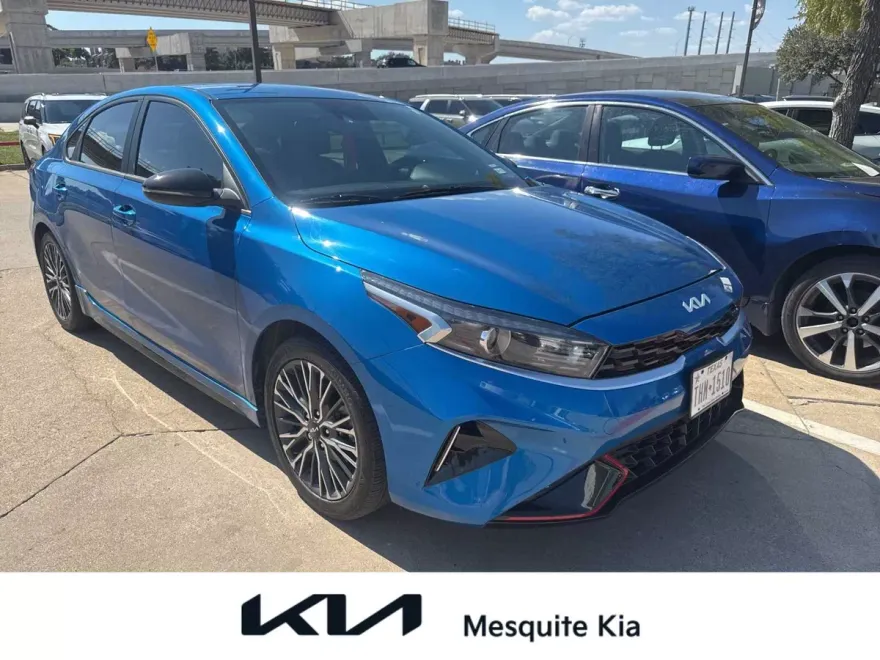 2023 Kia Forte GT-Line photo 1