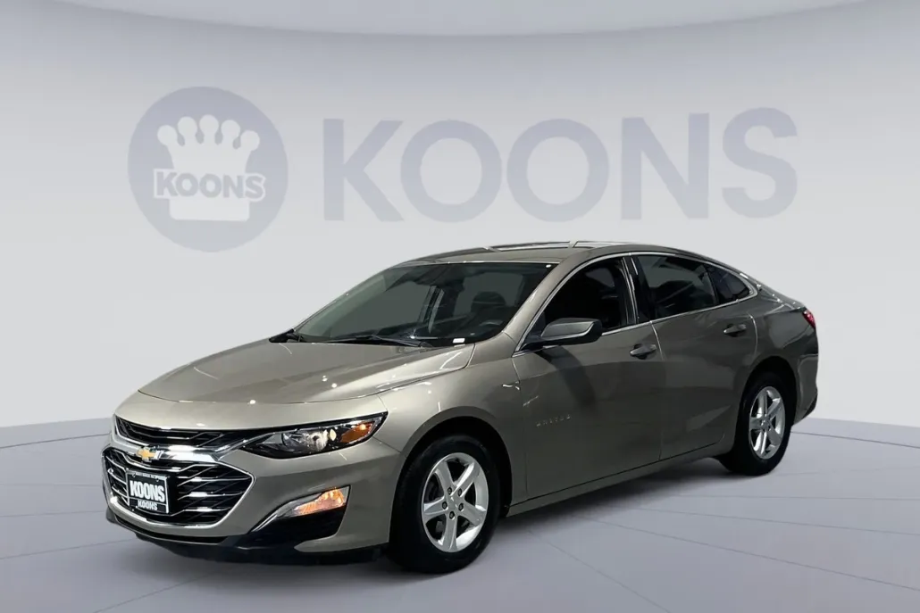 2023 Chevrolet Malibu LS photo 1