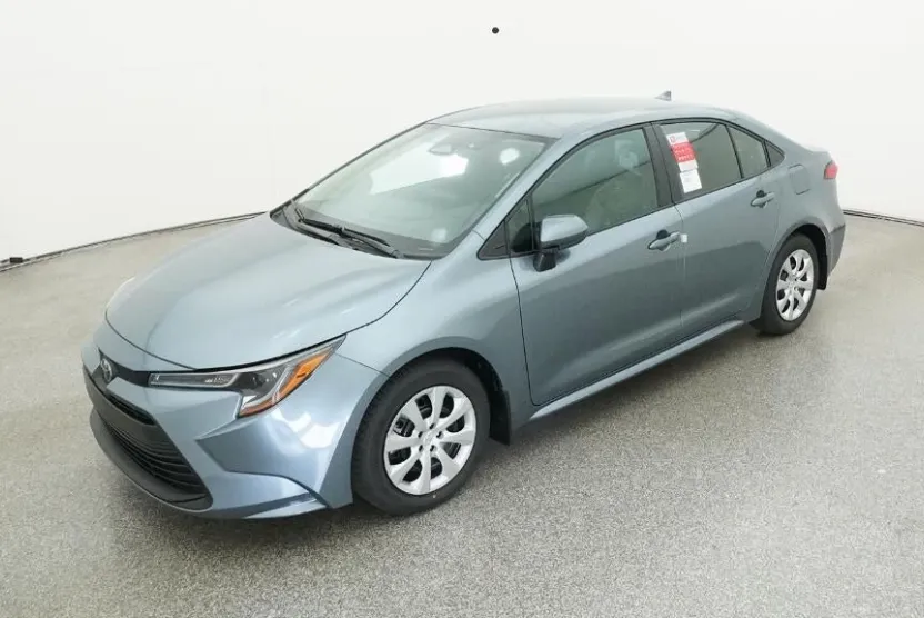 2025 Toyota Corolla LE photo 1