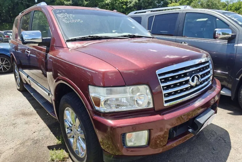 2010 Infiniti QX56 Base photo 1