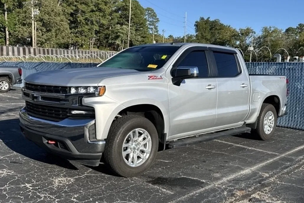 2019 Chevrolet Silverado 1500 LT photo 1