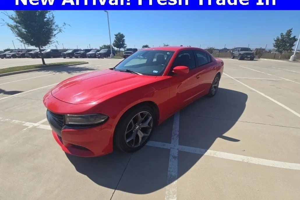 2017 Dodge Charger SXT photo 1