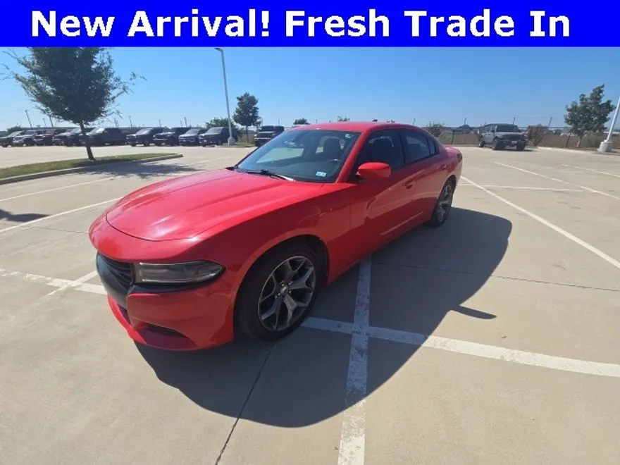 2017 Dodge Charger SXT photo 1