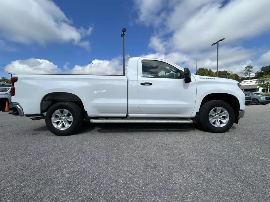 2024 Chevrolet Silverado 1500 photo 1