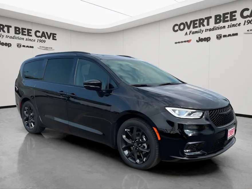 2026 Chrysler Pacifica Limited photo 1