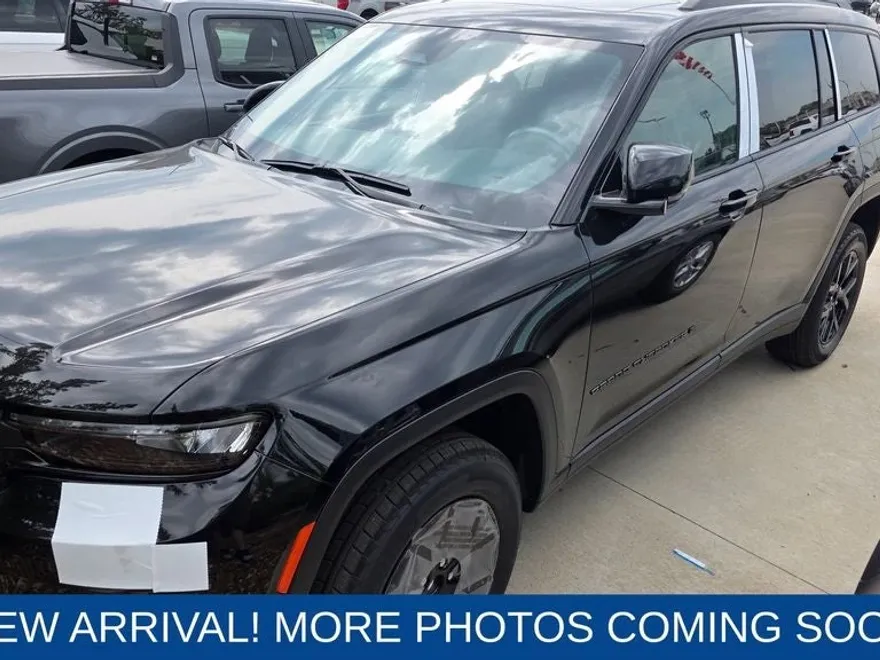 2025 Jeep Grand Cherokee Altitude photo 1