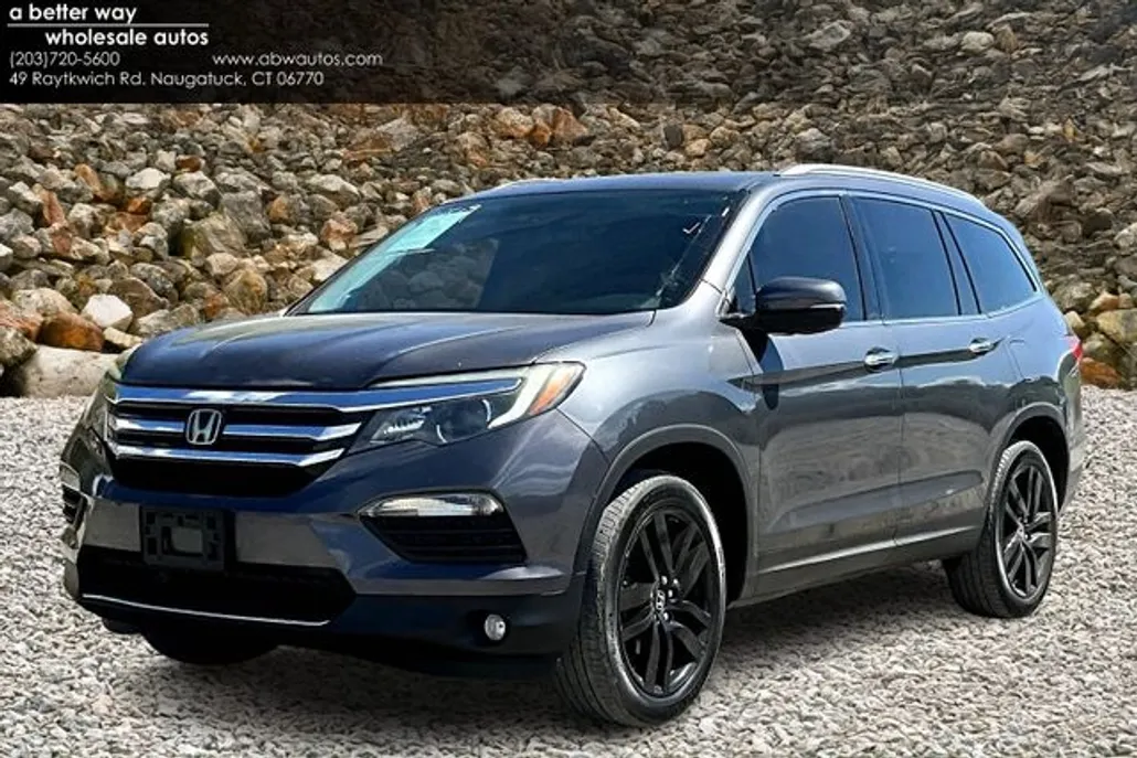 2018 Honda Pilot Touring photo 1