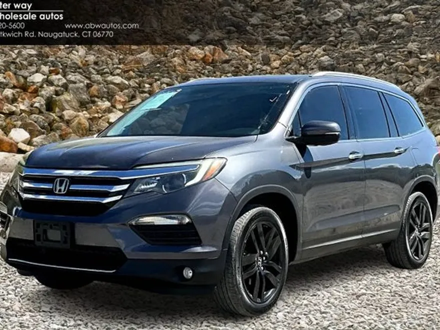 2018 Honda Pilot Touring photo 1