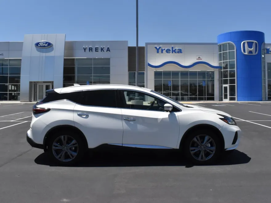2021 Nissan Murano Platinum photo 1