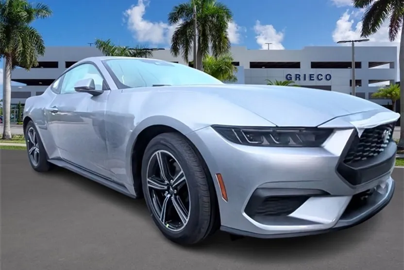 2025 Ford Mustang EcoBoost photo 1