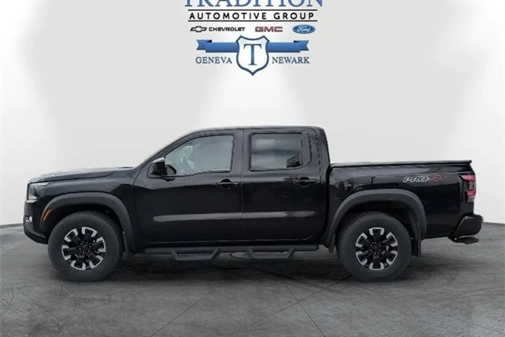 2022 Nissan Frontier PRO-4X photo 1