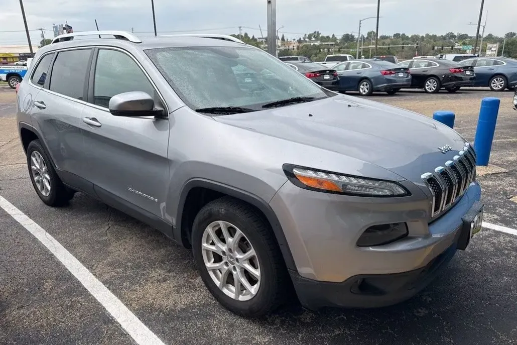 2017 Jeep Cherokee Latitude photo 1