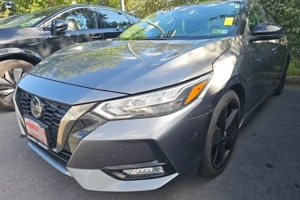 2021 Nissan Sentra SR photo 1