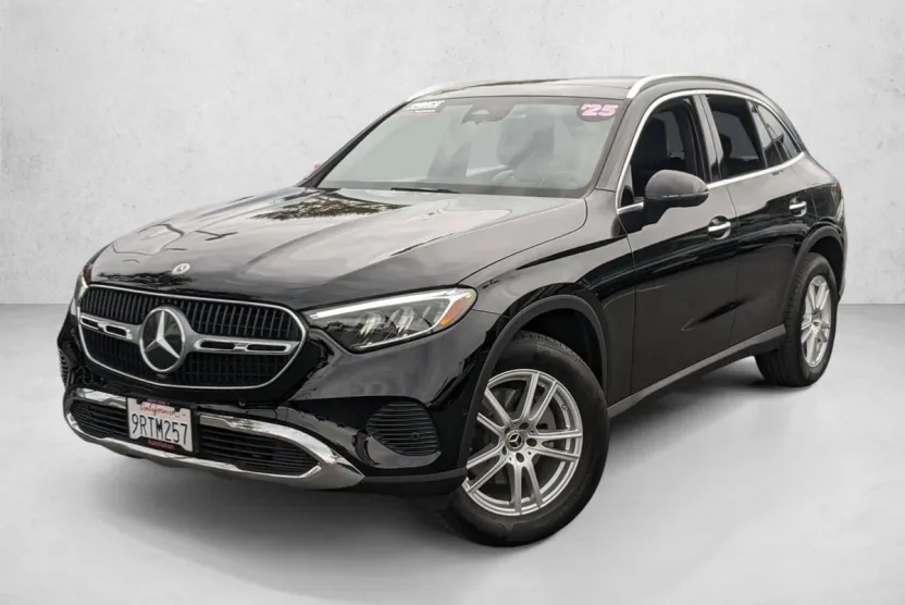 2025 Mercedes Benz GLC 300 4MATIC photo 1