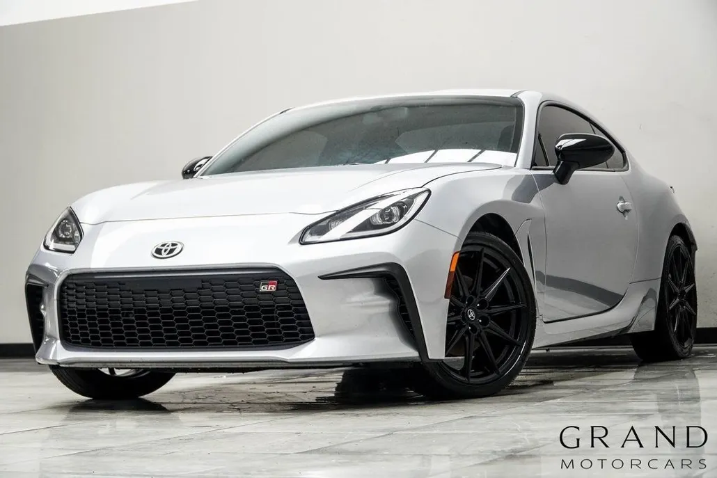 2024 Toyota GR86 Premium photo 1