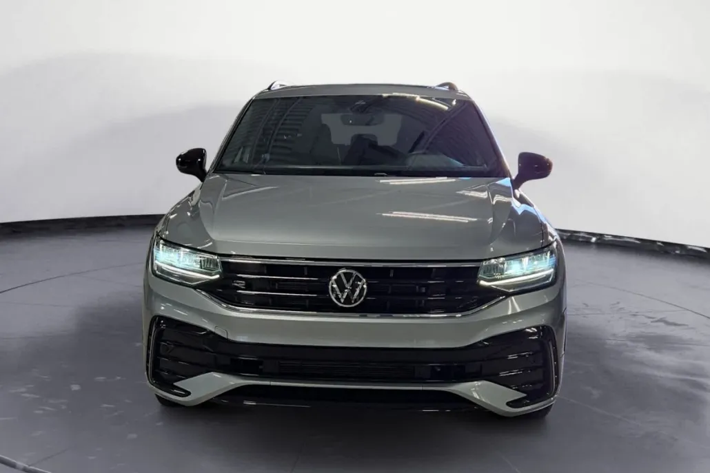 2023 Volkswagen Tiguan SE R-Line Black photo 1