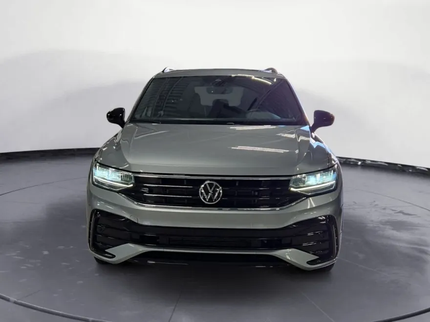 2023 Volkswagen Tiguan SE R-Line Black photo 1