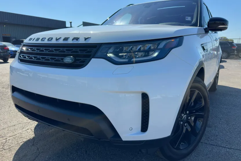 2020 Land Rover Discovery HSE photo 1