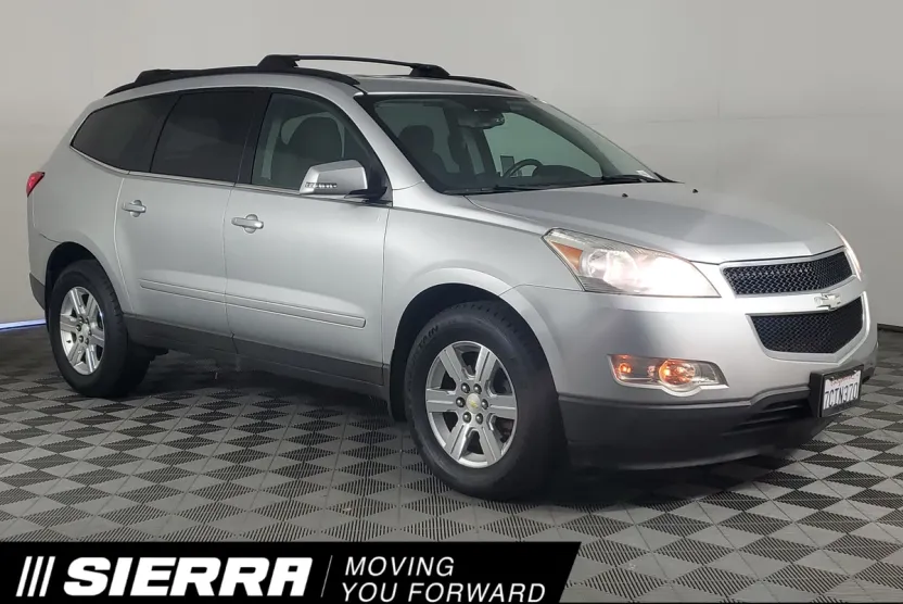 2012 Chevrolet Traverse 1LT photo 1