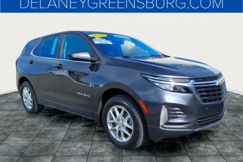 2023 Chevrolet Equinox LT photo 1