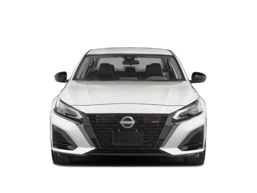 2025 Nissan Altima SR photo 4