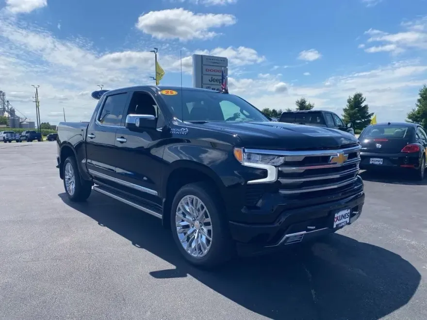 2025 Chevrolet Silverado 1500 High Country photo 1