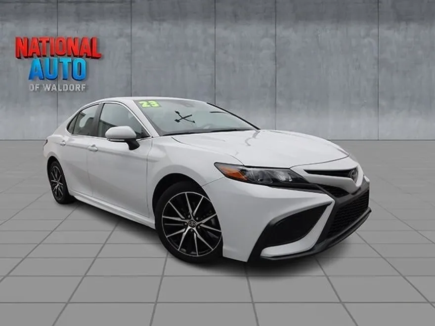 2023 Toyota Camry SE photo 1