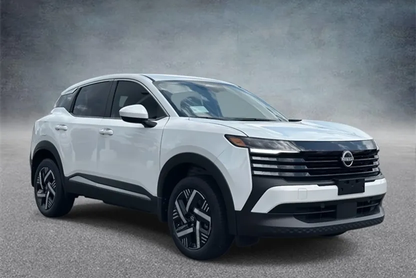 2025 Nissan Kicks SV photo 1