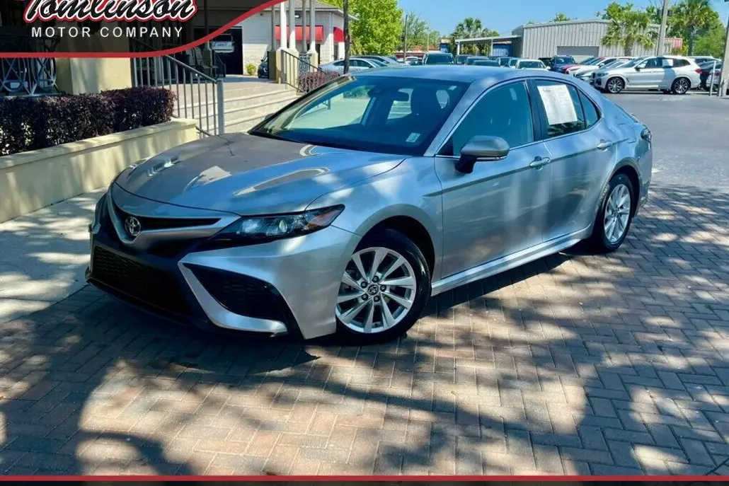 2023 Toyota Camry SE photo 1
