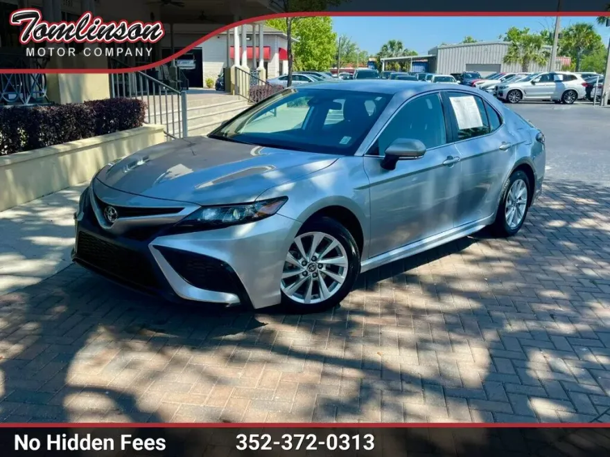 2023 Toyota Camry SE photo 1