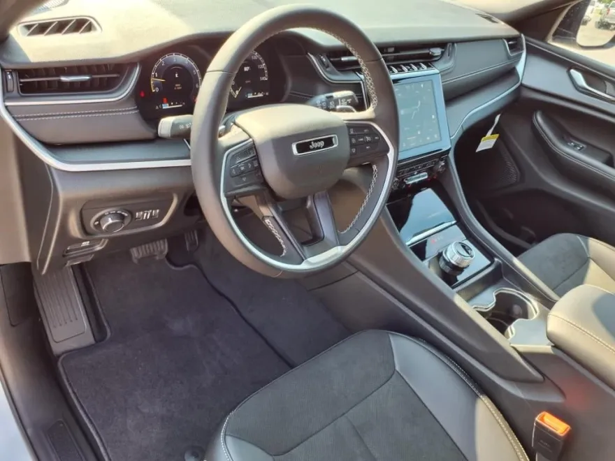 2025 Jeep Grand Cherokee Altitude X photo 1