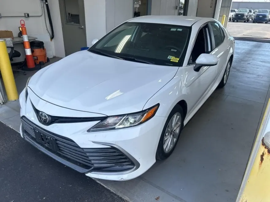 2024 Toyota Camry LE photo 1