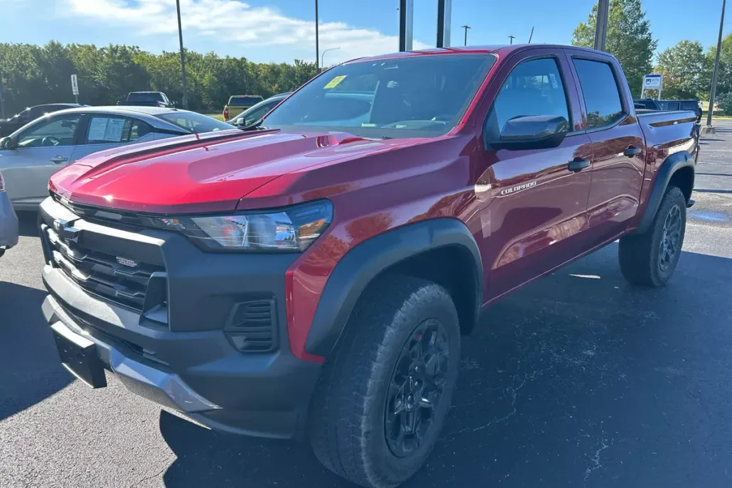 2025 Chevrolet Colorado Trail Boss photo 1