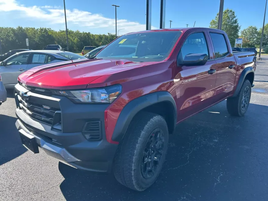 2025 Chevrolet Colorado Trail Boss photo 1