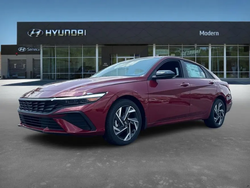 2025 Hyundai Elantra SEL Sport photo 1
