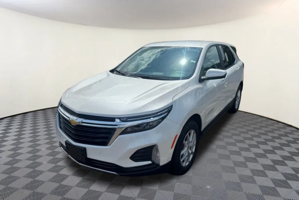 2022 Chevrolet Equinox LT photo 1
