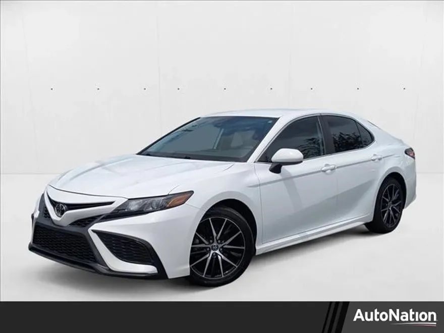 2021 Toyota Camry SE photo 1