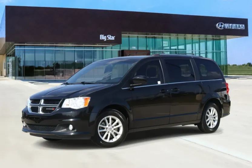 2019 Dodge Grand Caravan SXT photo 1