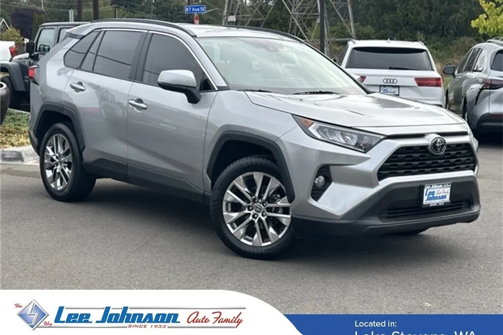 2021 Toyota RAV4 XLE Premium photo 1