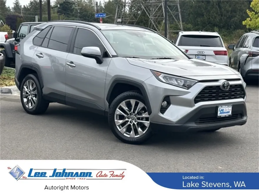2021 Toyota RAV4 XLE Premium photo 1