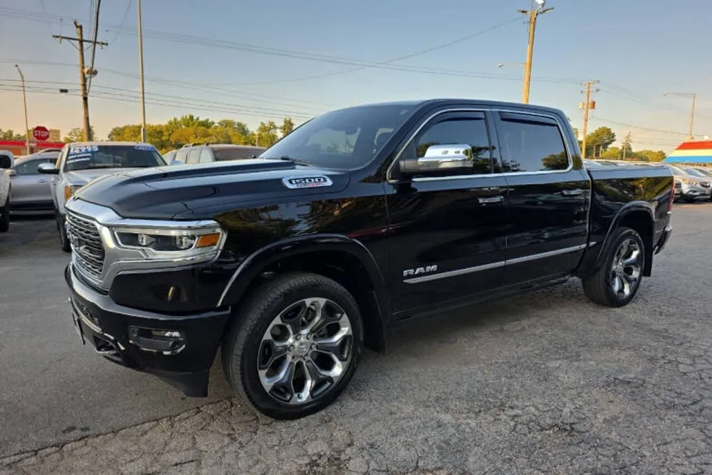2022 Ram 1500 Limited photo 1