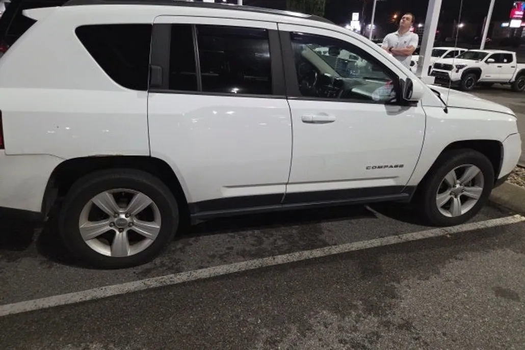 2015 Jeep Compass Latitude photo 1