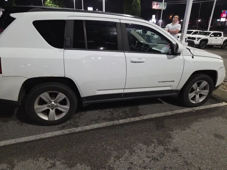 2015 Jeep Compass Latitude photo 1