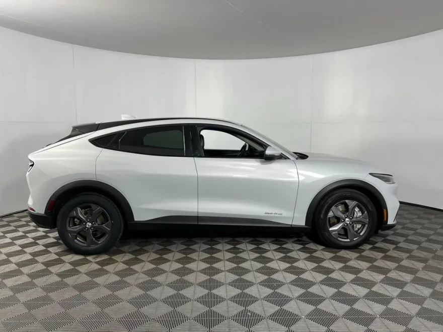 2022 Ford Mustang Mach-E Select photo 1