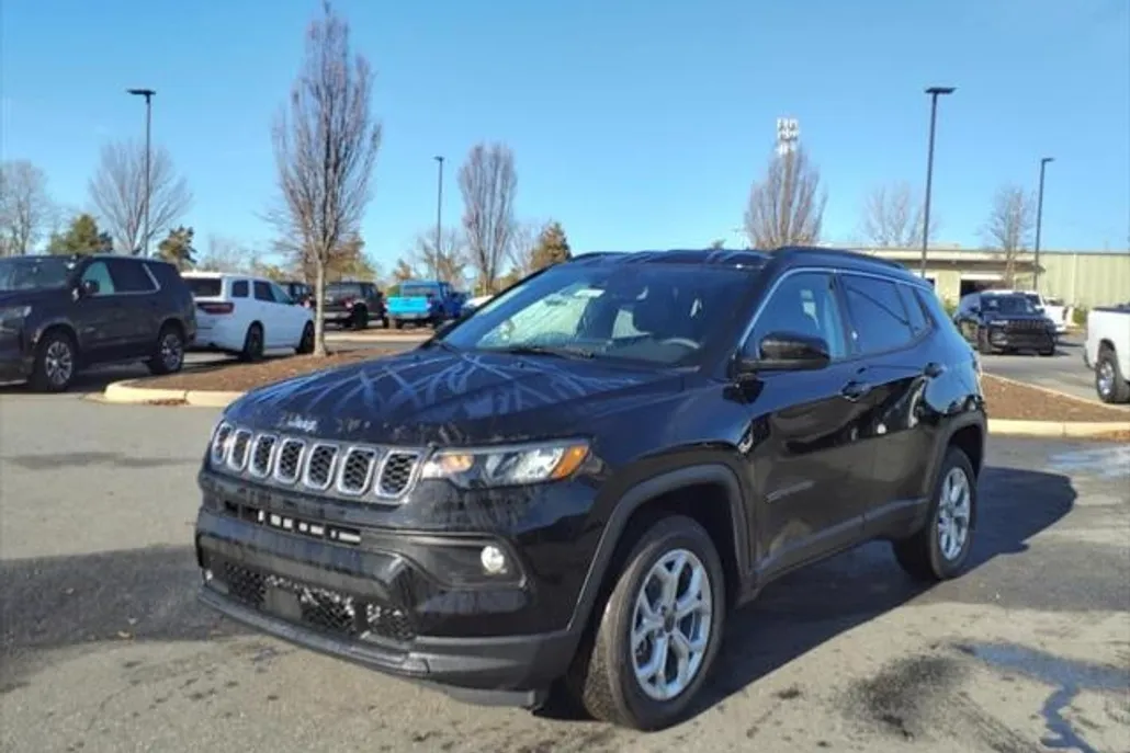 2025 Jeep Compass Latitude photo 1