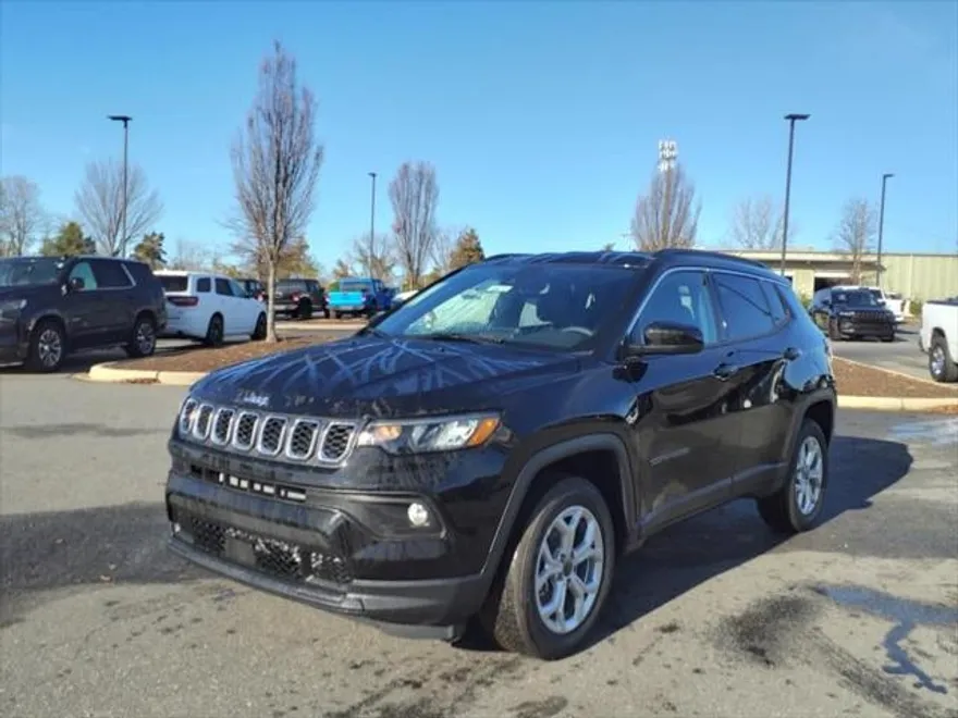 2025 Jeep Compass Latitude photo 1