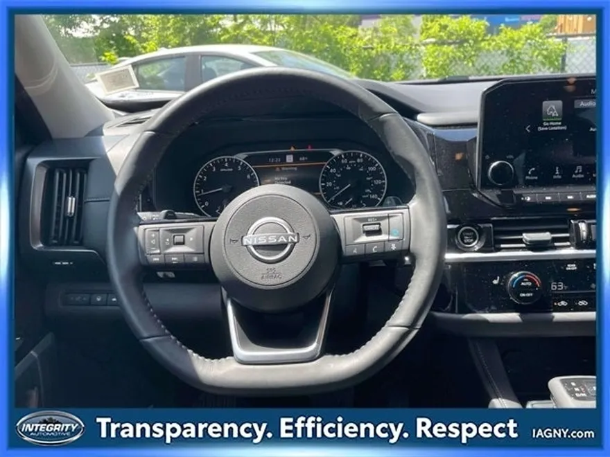 2024 Nissan Pathfinder SL photo 13