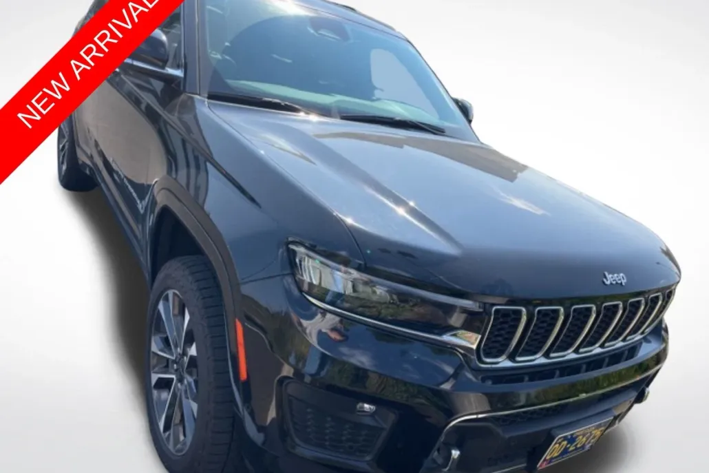 2023 Jeep Grand Cherokee Overland photo 1